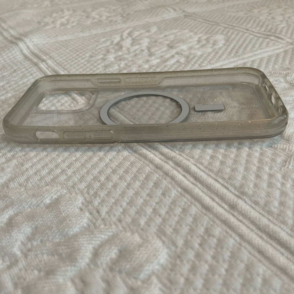 OtterBox iPhone 12 Symmetry Series+ Clear Glitter Case with MagSafe - Picture 9 of 11